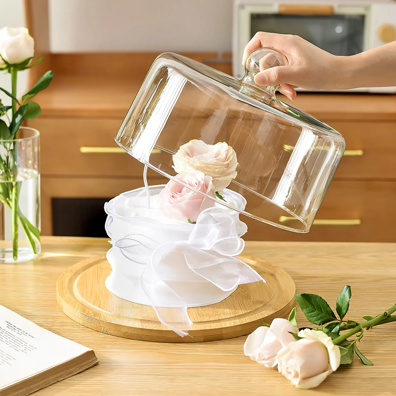 

1Set Crystal Clear Glass Cake Cover Protective Dome Food Cover for Dessert Cake Bread Display Fresh Keeping Tray