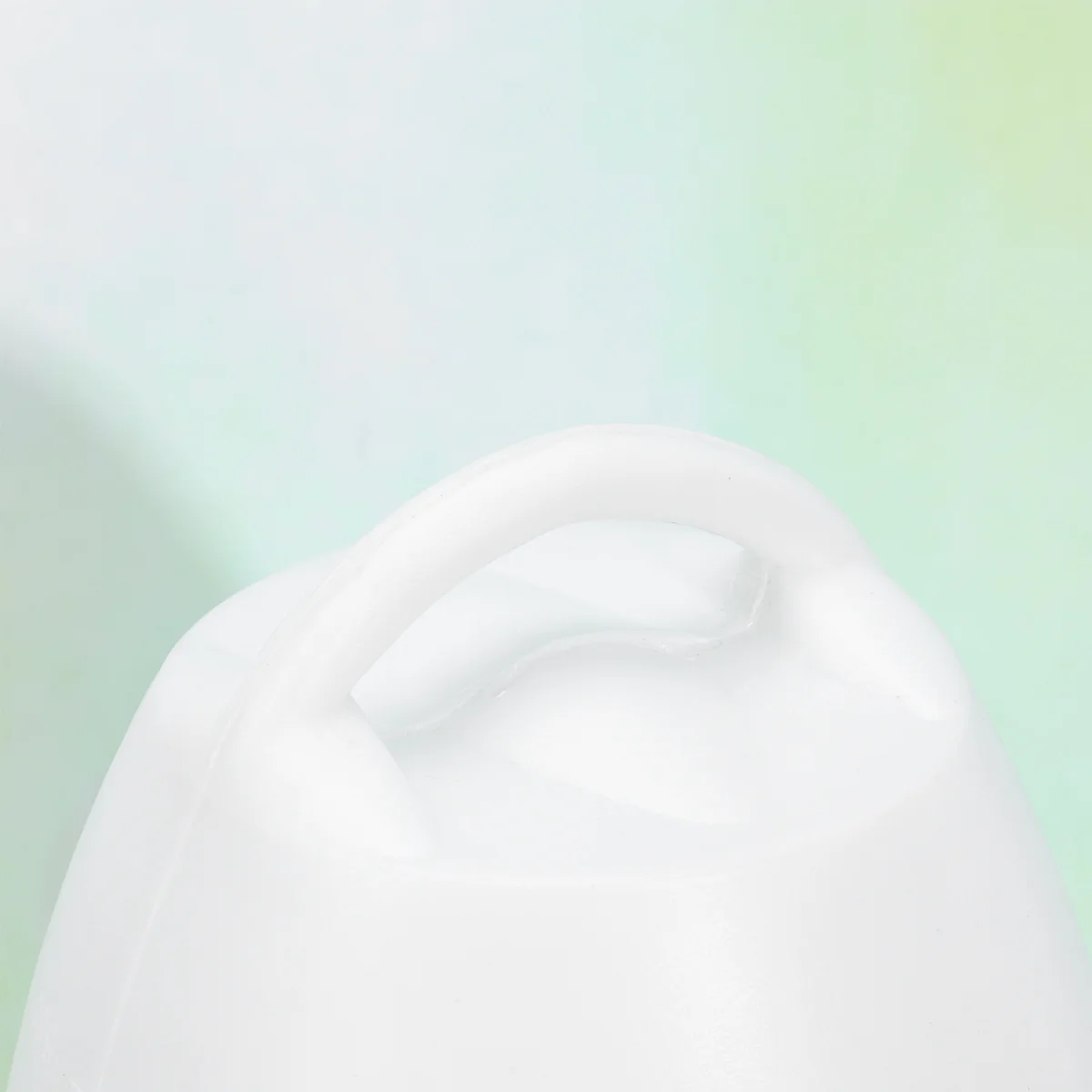 

1Pcs 3L Plastic Water Bottle Automatic Drinking Feeder Hanging Design for Pet Cage Travel Transport Safe for Birds and Small