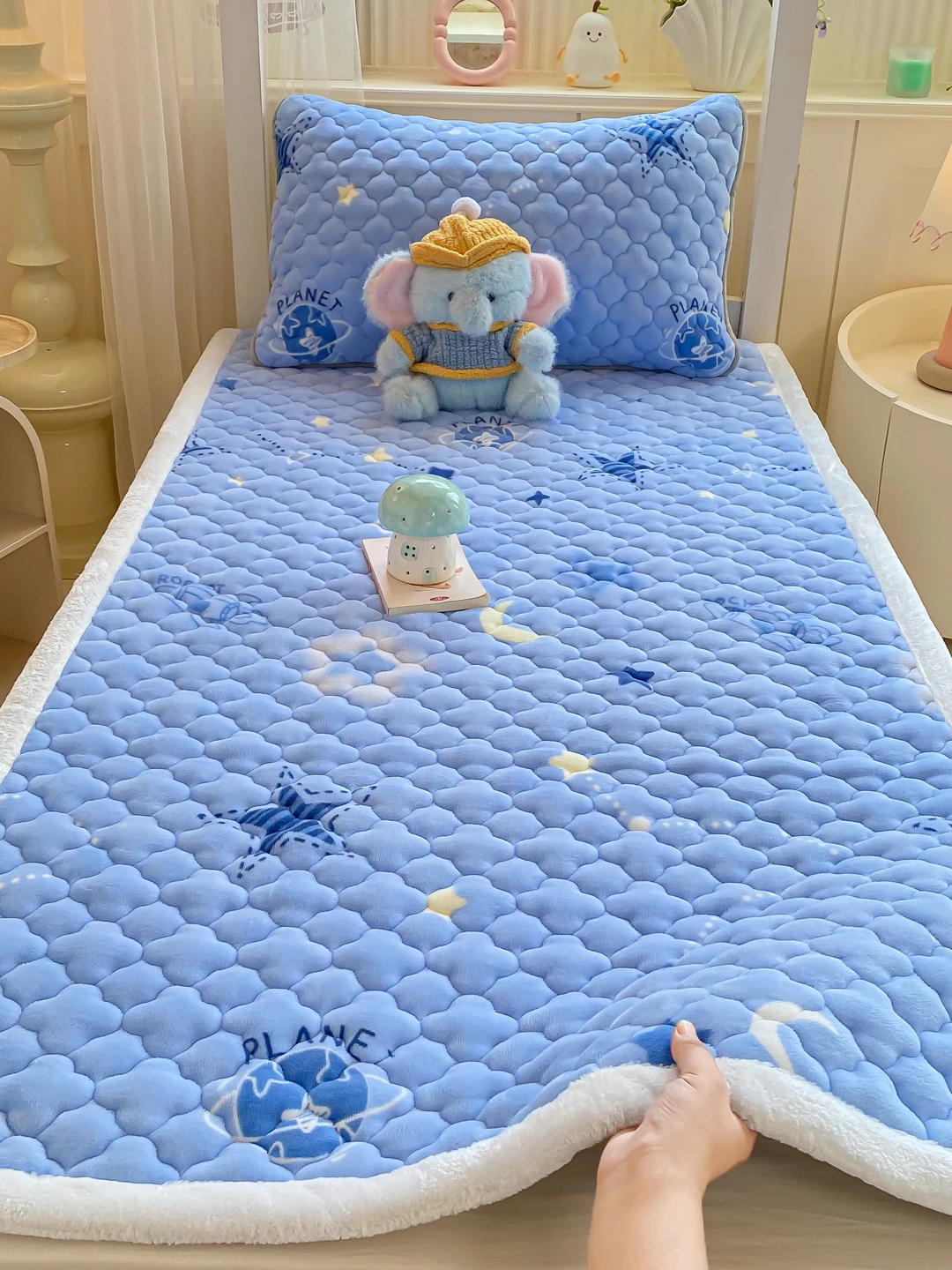 Thickened Milk Velvet Mattress Soft Pad Single Bed Special 90190cm Winter Warm Pad Quilt Student Dormitory Exclusive Product