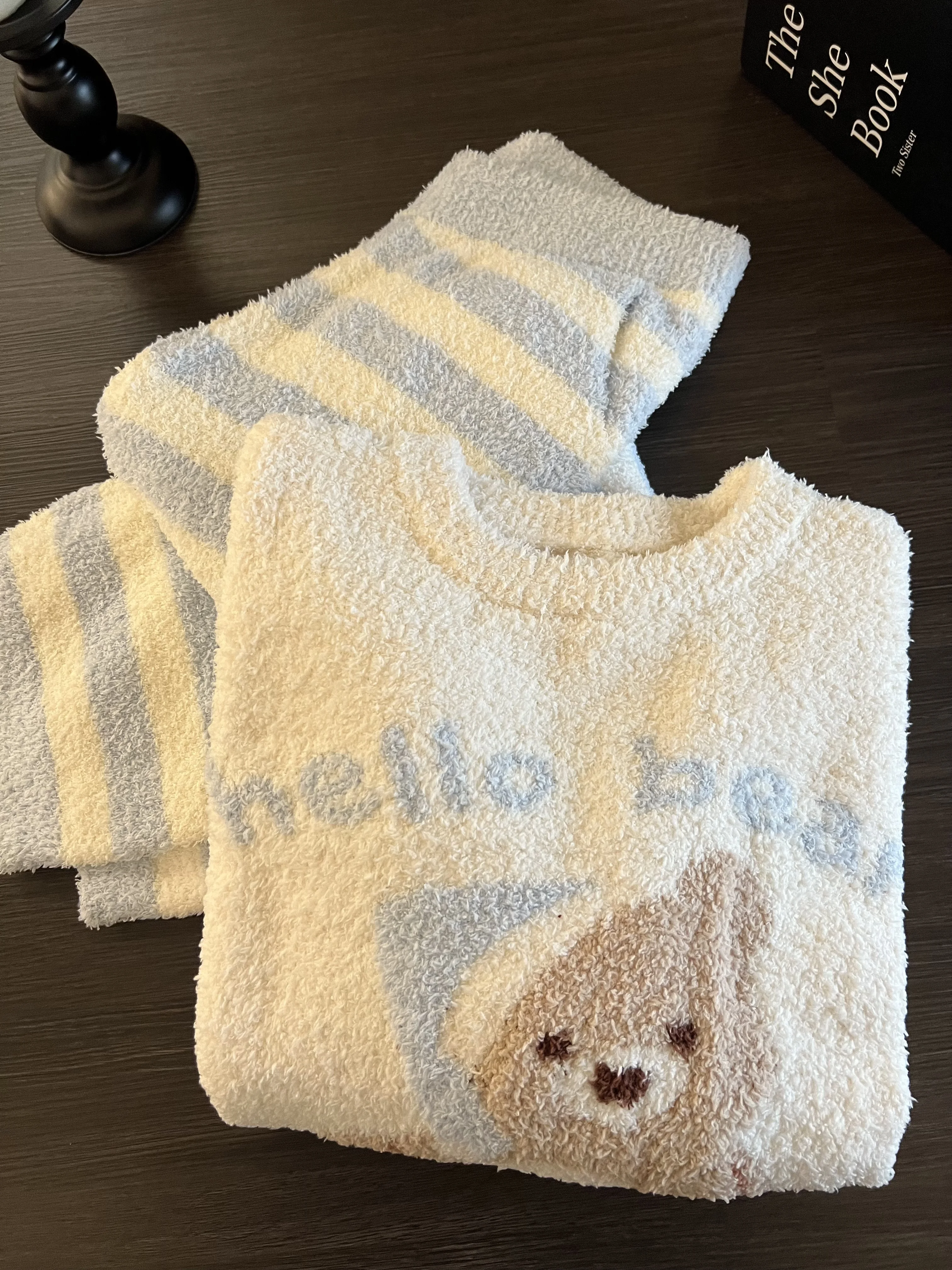 가을과 겨울 신상 플러시 귀여운 만화 곰 라운드 넥 파자마 여성용 두꺼운 따뜻한 스트라이프 홈웨어 세트