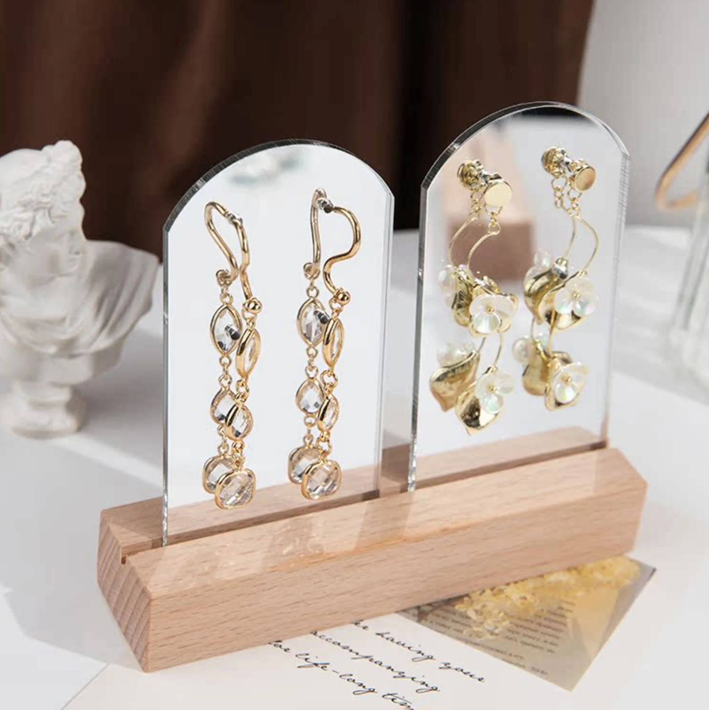 Simple Acrylic Earring Stand, Transparent Cloud Pattern Mirror Shooting Prop and Accessory Display Stand, Beech Wood Base