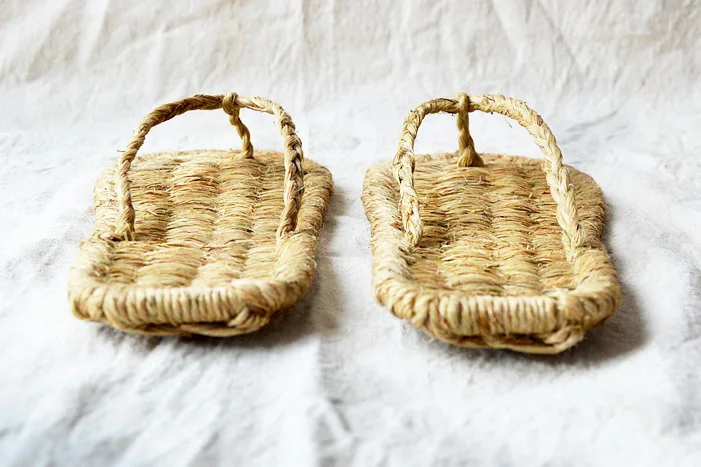 Straw Sandals for Men and Women Drift Beach Sandals Japanese Anime Cos Perform Hand-Woven Retro Shoes Male Summer Big Size 45