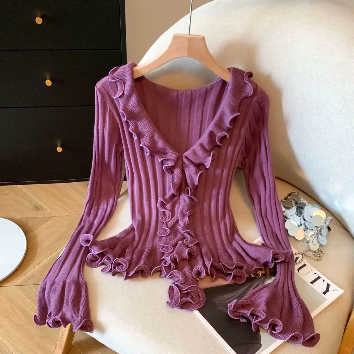 

French ruffle edge knitted sweater women's autumn and winter new horn sleeves v-neck unique good-looking sweater top