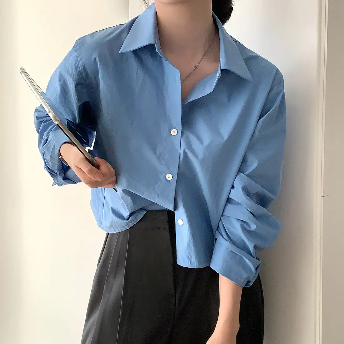 قميص نسائي فضفاض بأكمام طويلة وياقة مقلوبة، تصميم أساسي قصير بلون موحد، أنيق وعصري لبداية الربيع على الطراز الكوري #2