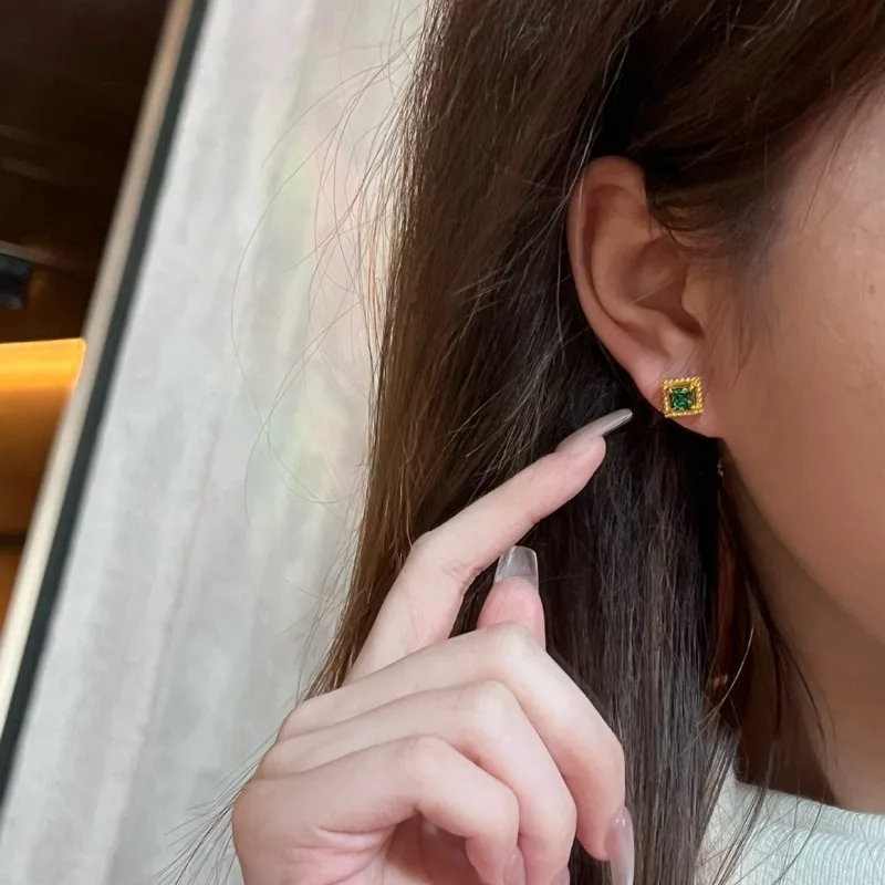 أقراط صينية جديدة فاخرة مربعة الشكل مرصعة بالأحجار الكريمة أقراط ذهبية عصرية متعددة الاستخدامات للزوجة والصديقات #4