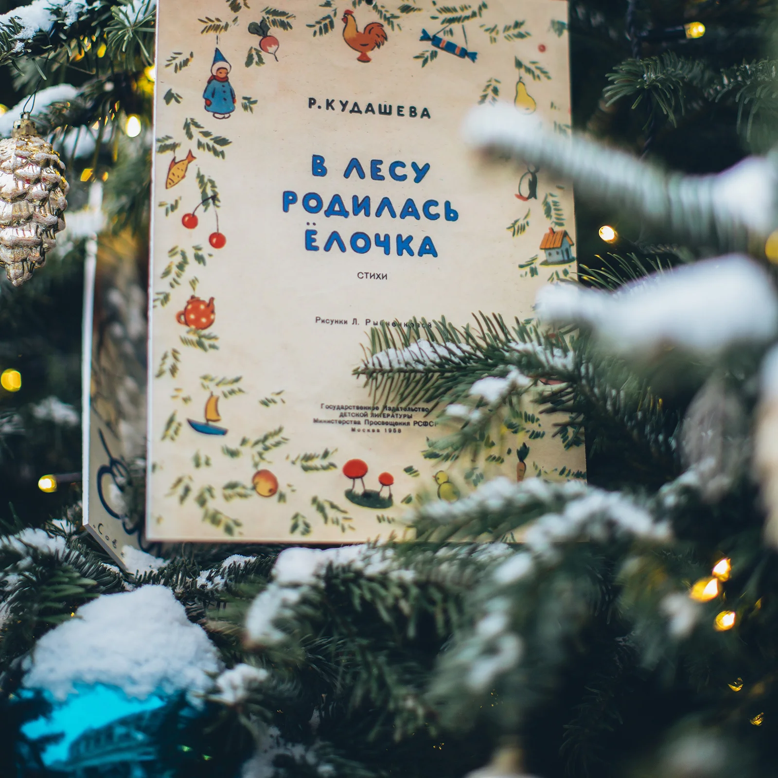 

6Pcs Festive Nutcracker Ornaments 12Cm Wooden Soldier Hanging Decor for Christmas Tree Holiday Decorations Home Party Theme Xmas