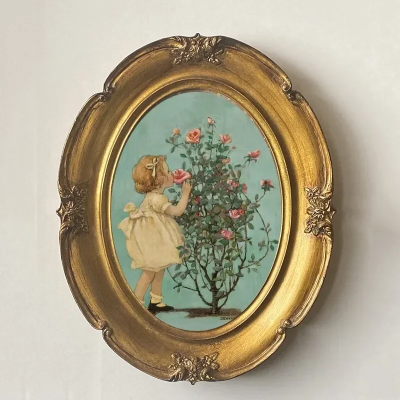 

Vintage Picture Frame Oval Victorian Style Antique Bronze Gold Frame for Elegant Photo Display