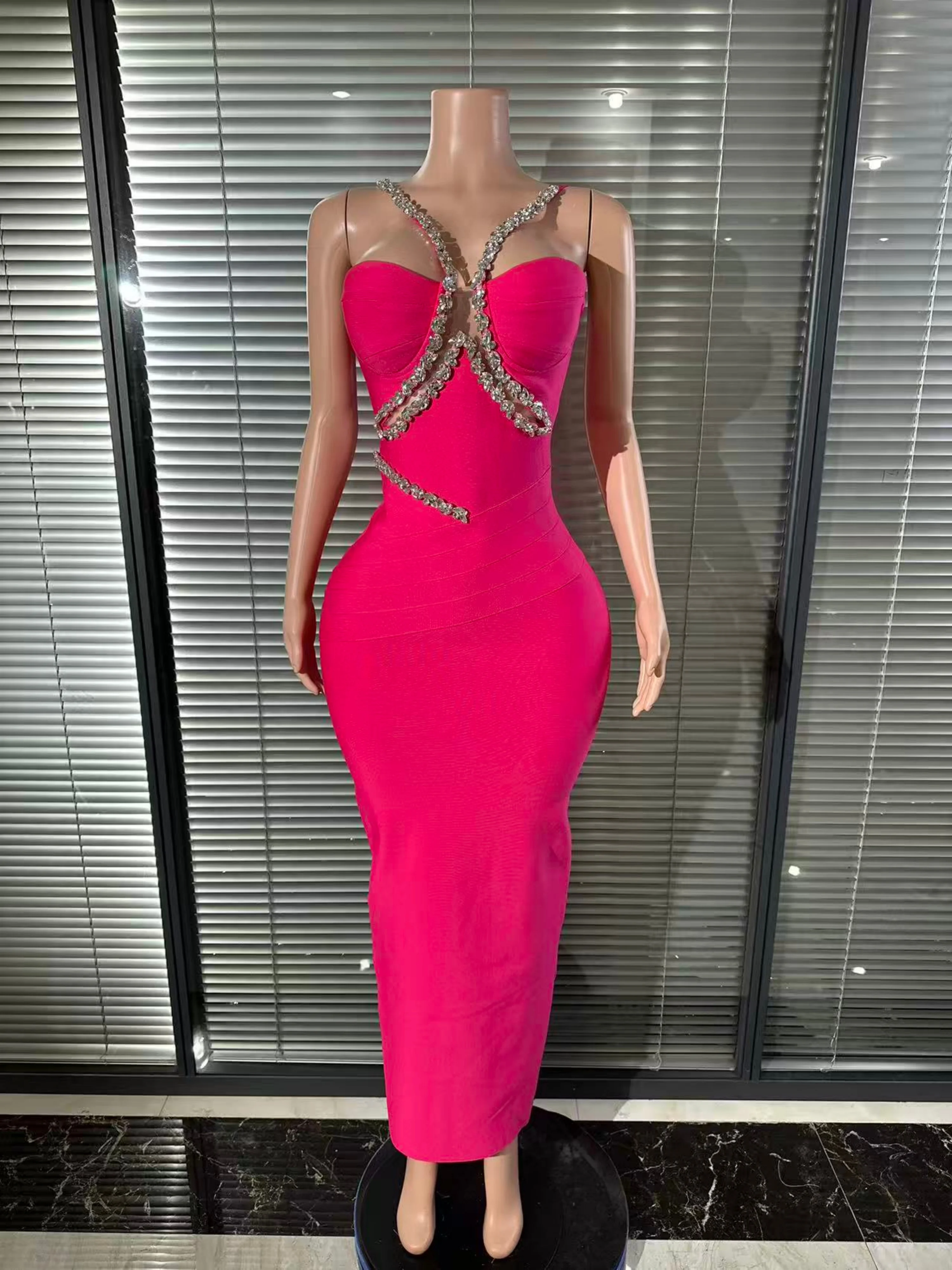 여성용 스트랩리스 컷아웃 반짝이는 크리스탈 장식 바디콘 섹시 파티 의상 공연 나이트클럽 우아한 정장 행사복