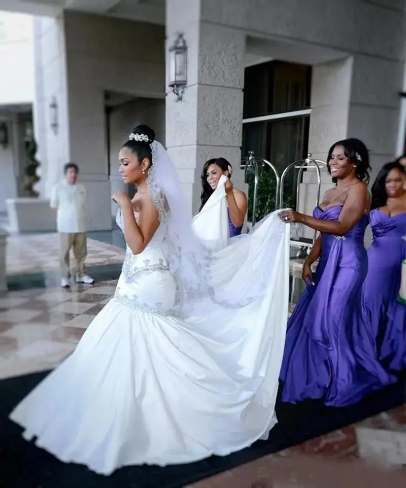 Personalizado sul africano estilo sereia vestidos de casamento nupcial sexy querida cristais brilhantes frisado vestido de cetim