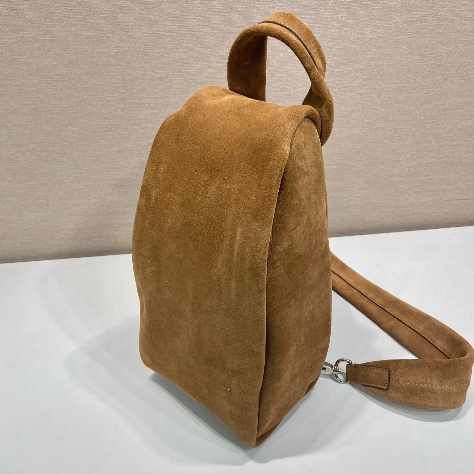 

Large Capacity Suede Bag Luxury Brand Shoulder Bag High Quality Fashionable Retro Women's Backpack Ladies Fashion Handbag 2026