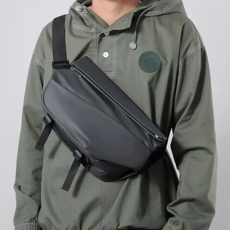 Advanced Waterproof Magnetic Buckle Crossbody Bag, Personalized and Fashionable Men's Black Extremely Simple Shoulder Bag