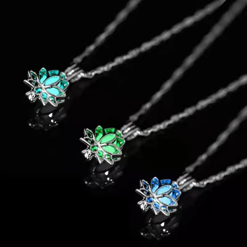 Luminous Lotus Pendant Necklaces for Women Glow In The Dark Simple Flower Buddhism Glowing Necklace Fashion Jewelry Accessories