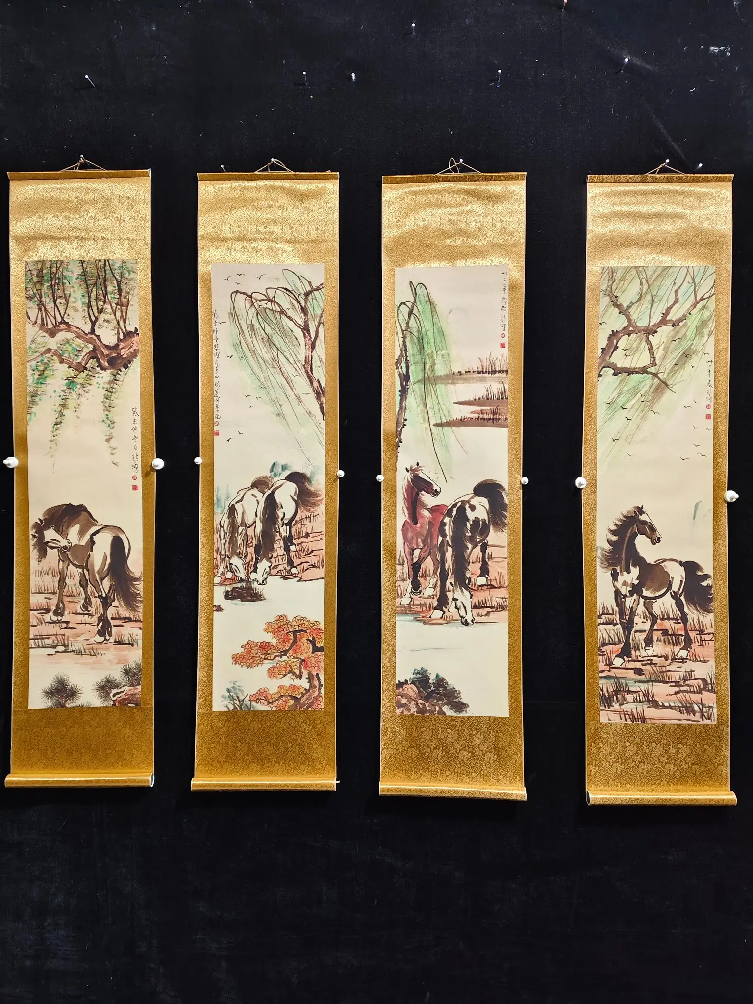 

Древний китайский рулонная картина ручной работы, «Бегущие лошади», 4 штуки в упаковке # 02, бесплатная доставка # 202501-206