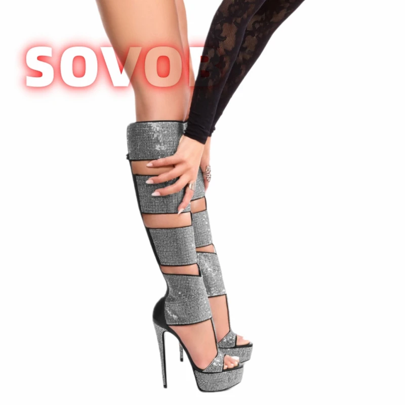 

Женские сандалии в клетку с кристаллами. Сапоги. Сапоги до колена на платформе. Сандалии-гладиаторы с Т-образным ремешком и молнией сзади. Туфли на шпильке.