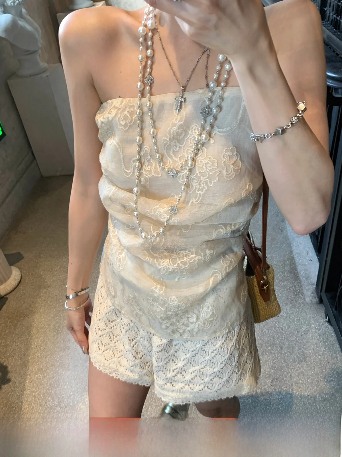 

Женский повседневный модный топ GV Big Brother Heavy Industry с вышивкой, кружевом, двухслойным облачным узором и плиссировкой