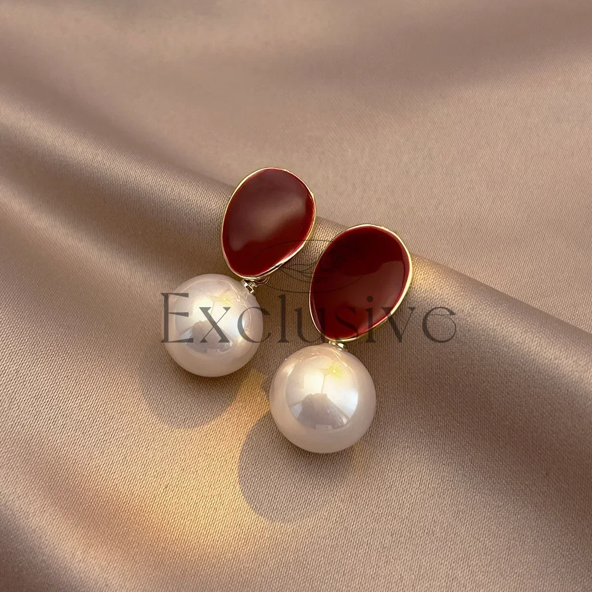 Japan and Korea red spring and summer pearl stud earrings women's sterling silver high-end retro earrings earrings