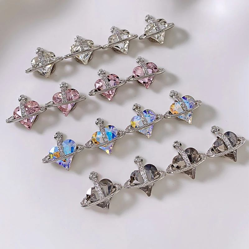 5 pièces 3D Super étincelle coeur tordu diamants saturne planète alliage Nail Art strass décoration luxe manucure breloques bijoux