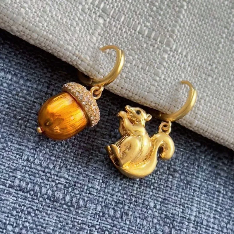 Vintage Squirrel Earrings Necklace Bracelet Set Orange Pinecone Bracelet Animal Sweater Chain Jewelry Birthday Gifts for Women