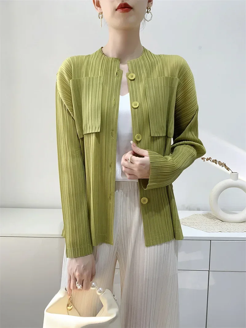 Blouse plissée à boutonnage simple pour femme, cardigan confortable, chemise à manches longues, revers debout, poche d'orgue, été, nouveau, 2024, Ata Yake