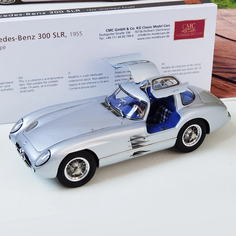 CMC 1:18,300SLR Uhlenhout red inside Blue inside alloy car model collection gift for friends and relatives M-243