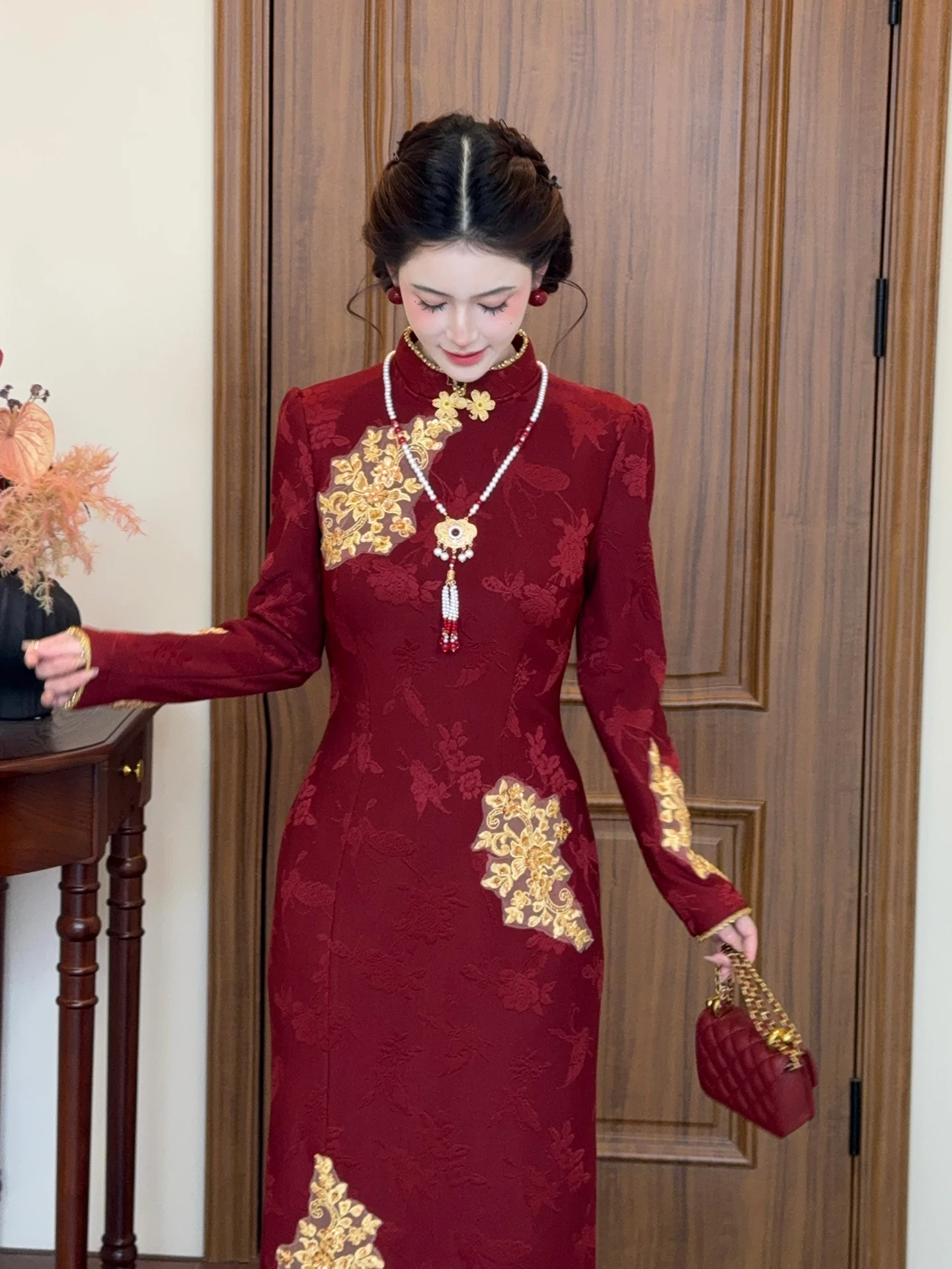 

Новое китайское красное свадебное платье с высокой талией, длинными рукавами, невидимой молнией и юбкой А-силуэта для повседневной носки