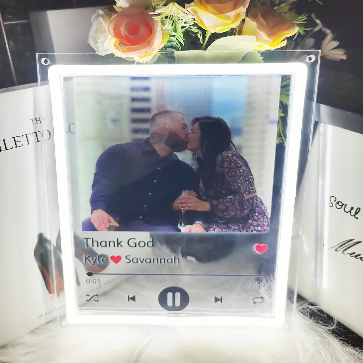 

Costom Neon light Photo Album frame is suitable for bedroom decoration and custom USB Led neon sign 5V family photos