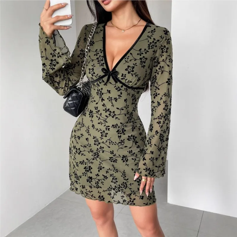 

Autumn Winter New Flared Sleeve double-layer Mesh Velvet V-neck Dress For Women