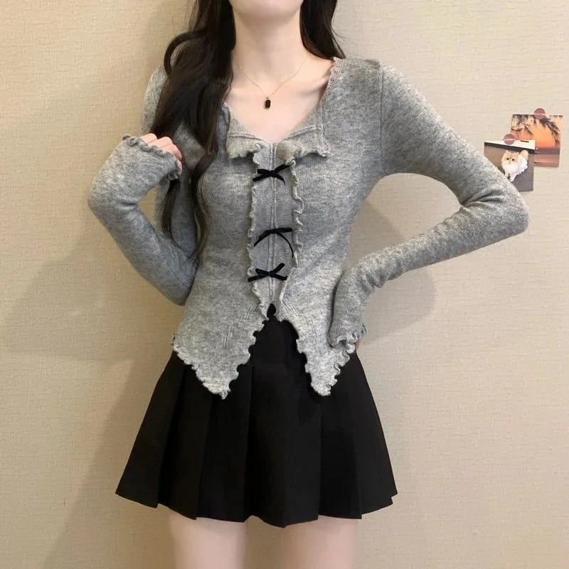 

Red V-neck Sexy T Shirt For Women Autumn Winter Fashion Black Fungus Edge Irregular Hem Top 2025 Slim Long Sleeved T-shirt Women