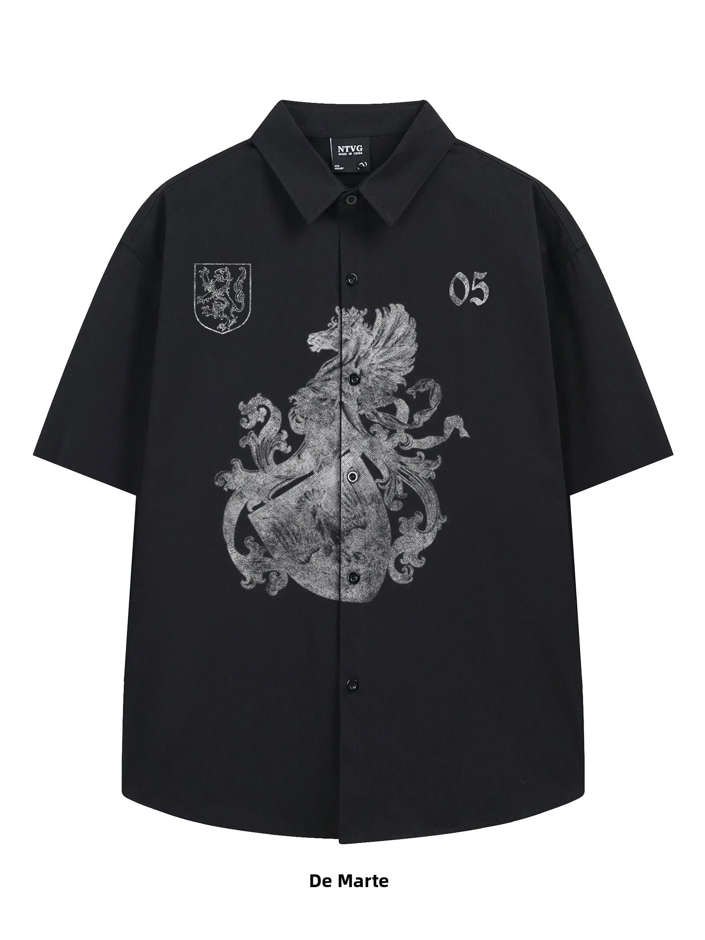 t-shirt-a-manches-courtes-ample-avec-motif-des-armoiries-de-pegase-collection-ete-2026-origine-chinoise-vetement-decontracte-et-tendance