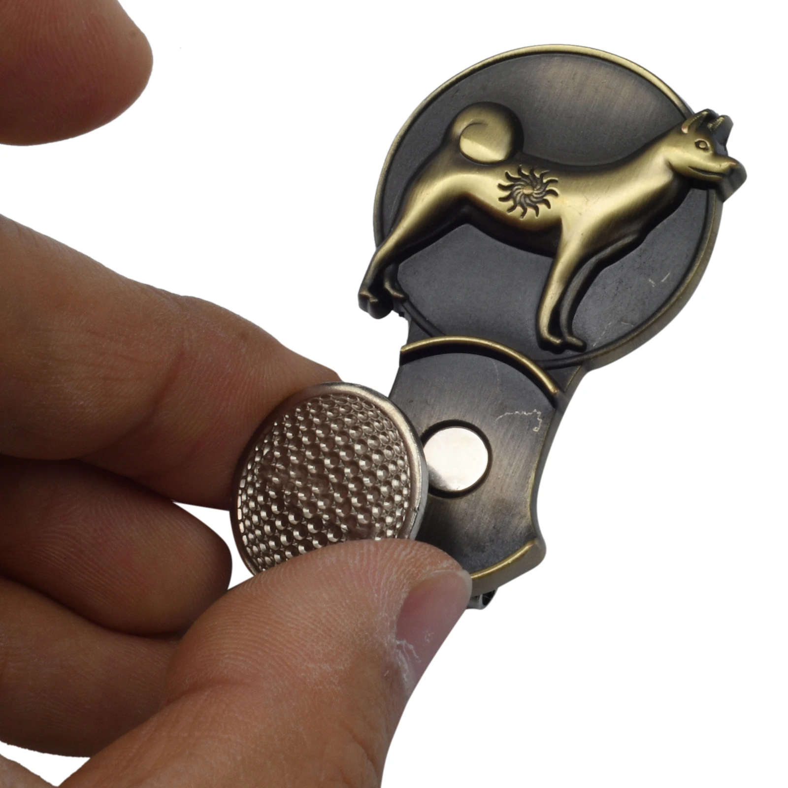 1 Pc Golf Hat Clip Chinese Zodiac Pattern Zinc Alloy 5*3cm with Magnetic Ball Marker 12 Kinds Lovely Animals Golf Accessories