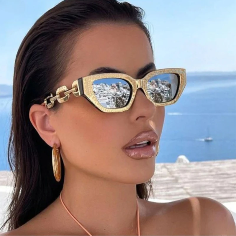 

2025 New Fashion Cat Eye Sunglasses Black Sun Glasses Female UV400 Golden Eyewear Vintage Brand Designer Glasses Sunglasses