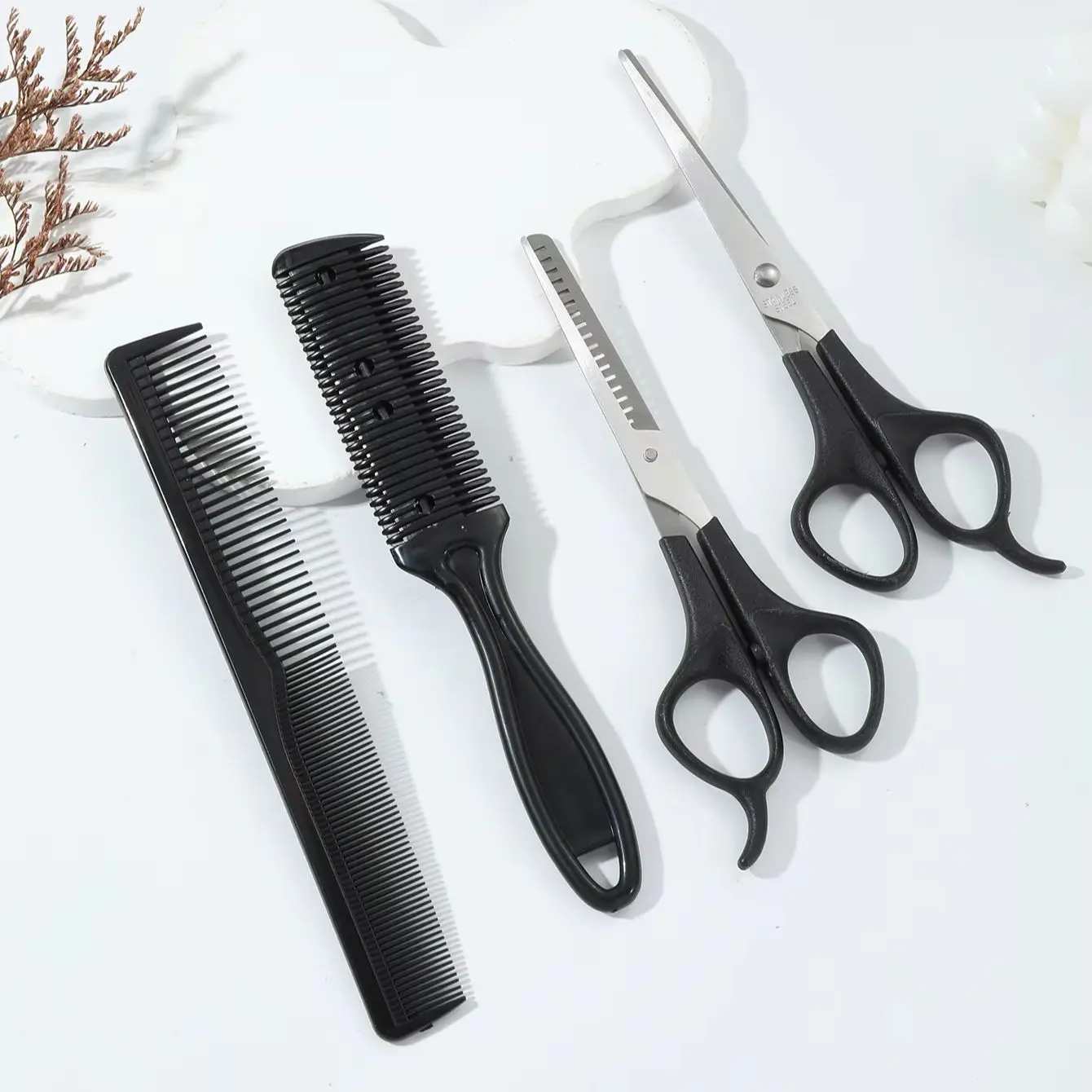 

4pcs professional hairdressing tool set, barber scissors, fine tooth comb, sparse comb,Special for real hair wigs