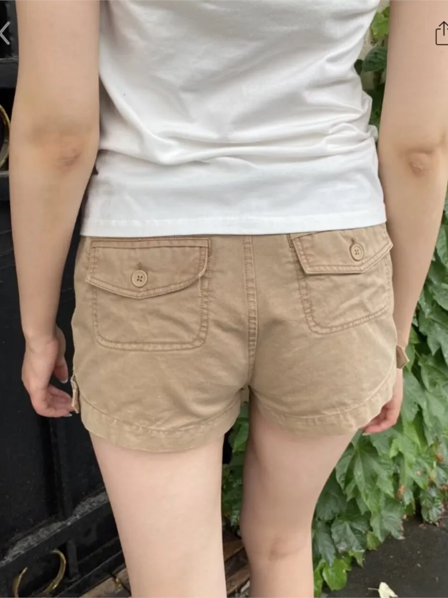 Pantaloni corti neri vintage da donna in cotone estivo casual tasche larghe con bottoni elastici a vita alta pantaloncini cargo dolce chic