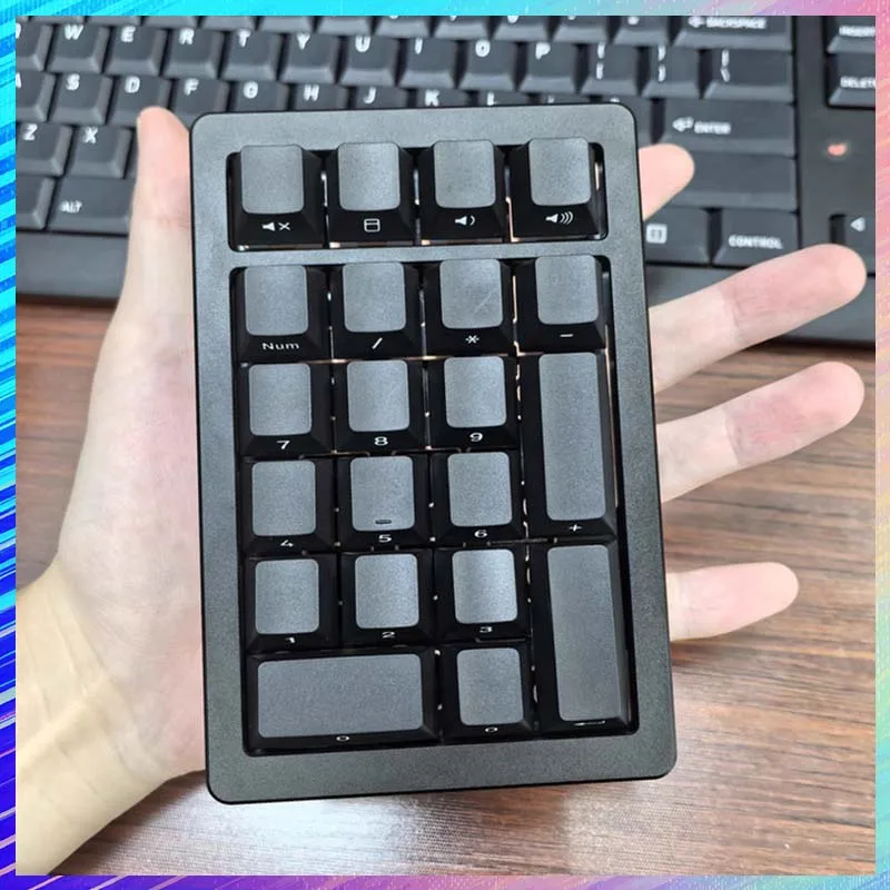 

Panda20V2 Mechanical Numeric Keypad Tri-Mode 2.4G+BT+Wired Support VIA/QMK Gasket Structure External Finance Accounting Keyboard