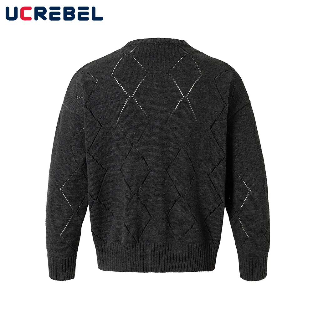 เสื้อคาร์ดิแกนถักลายตัวอักษรแบบแจ็คการ์ดสำหรับผู้ชาย เสื้อสเวตเตอร์คอวีทรงหลวมสไตล์เรโทรสำหรับฤดูใบไม้ร่วง มีกระเป๋า ติดกระดุมแถวเดียว