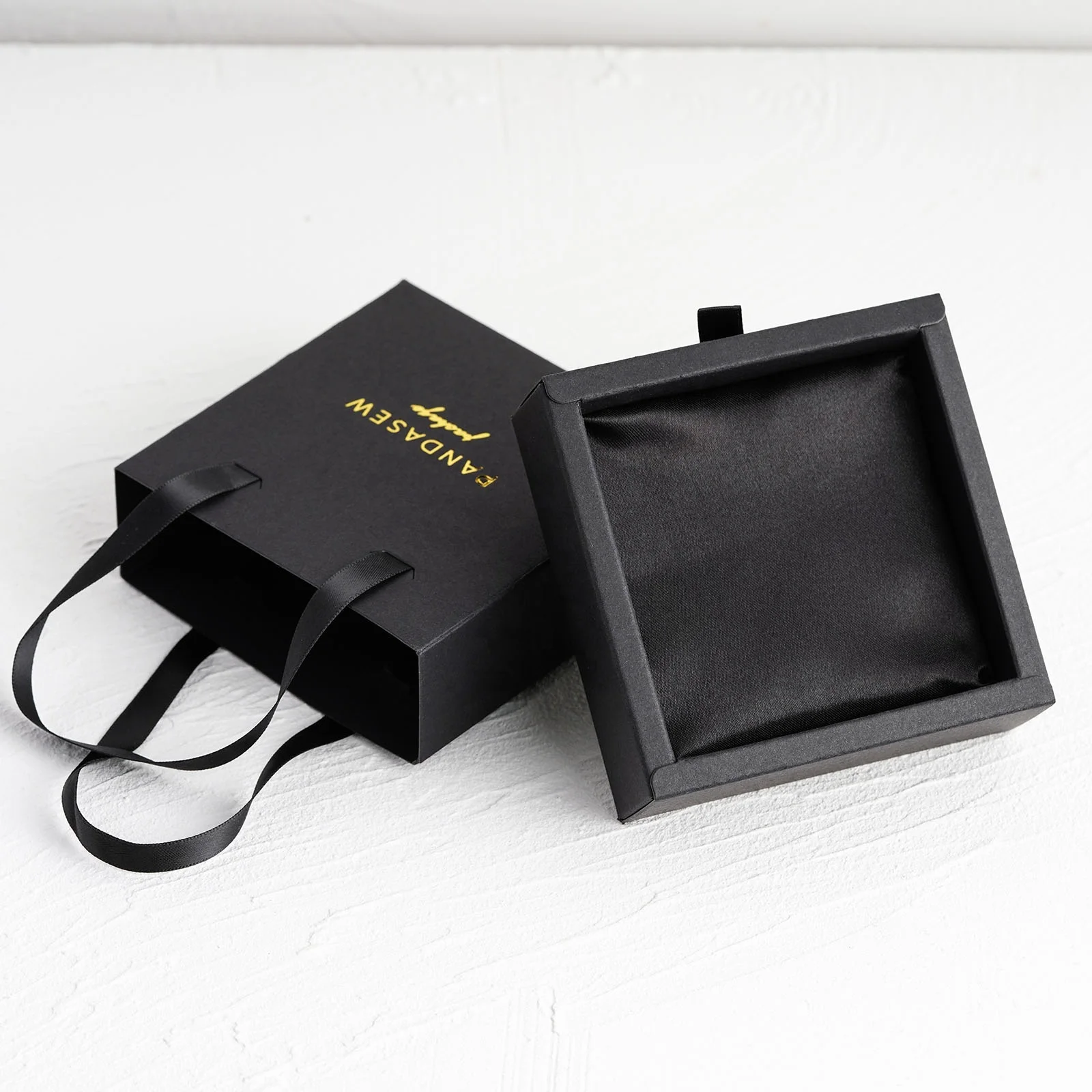 20 قطعة شعار مخصص مطبوعة فاخرة مقبض منزلق ورقة سوداء من الورق المقوى تغليف الهدايا سوار درج صندوق مجوهرات