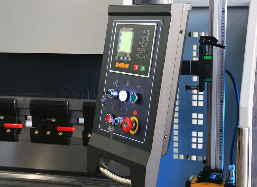เครื่องดัด Wc67y ด้วยการกดเบรกด้วยการกด CNC ด้วยเครื่อง CNC 3200 160ตัน/