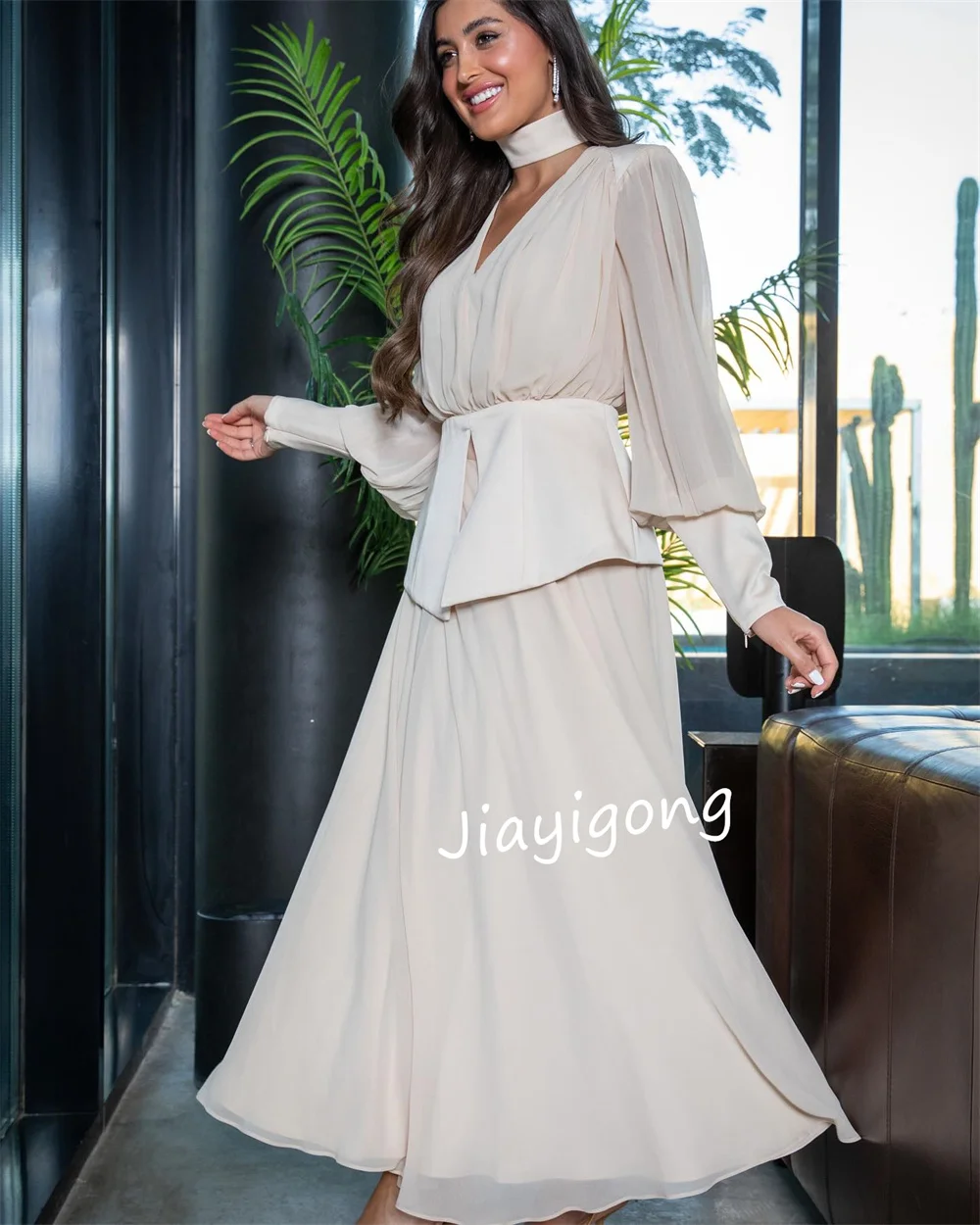 Abiti midi con scollo a V a trapezio in chiffon con pieghe abbinate su misura Occasioni su misura Ritorno a casa Squisito semplice