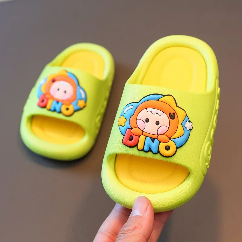 Pantofole carine per bambini scarpe estive per ragazzi infradito per cartoni animati antiscivolo per interni pantofole da bagno per bambini per