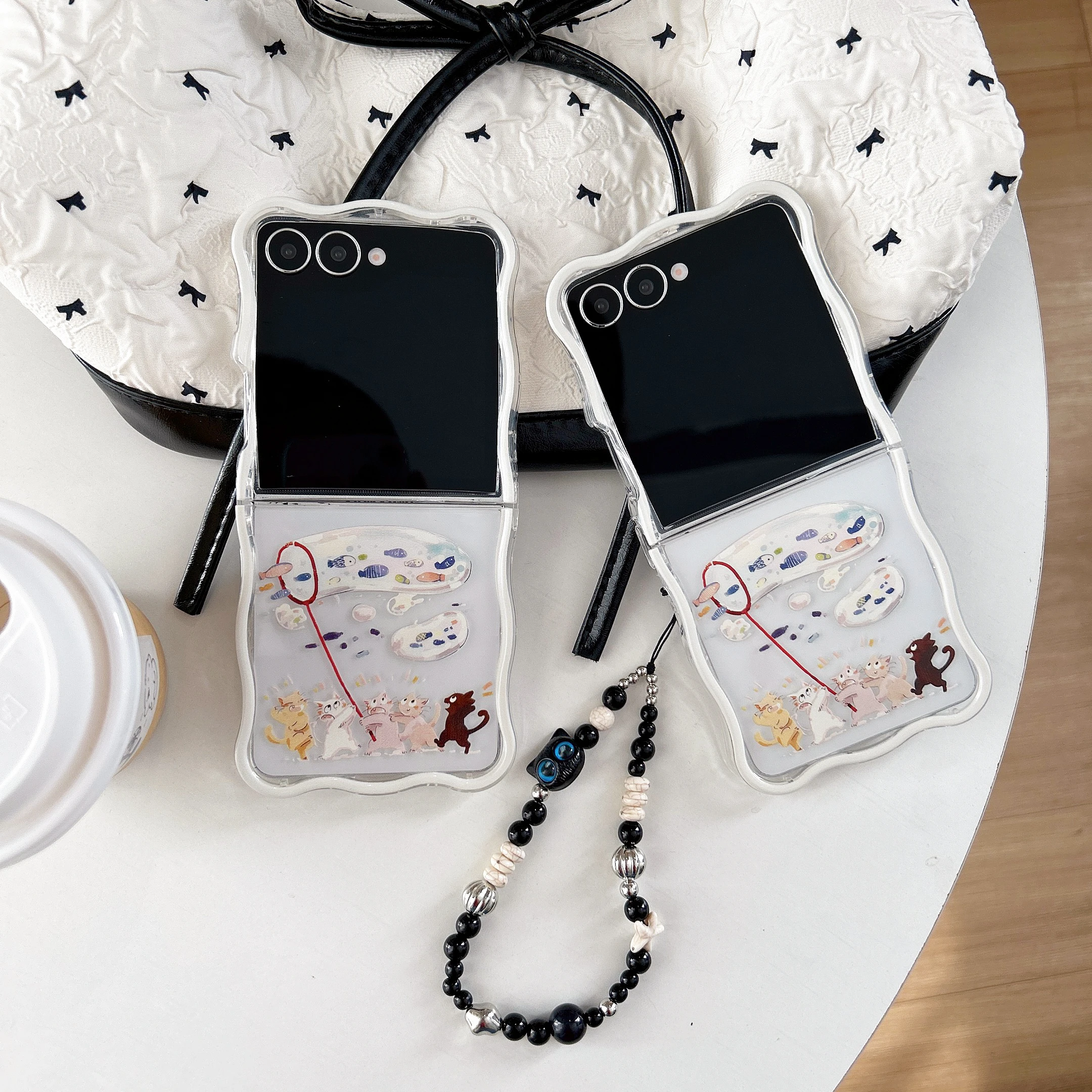 

Back Cover For Samsung Galaxy Z Flip 7 6 5 4 Case Catch Fish Cat Kitten Bracelet Wristband Chain Soft Tpu Shockproof Phone Case