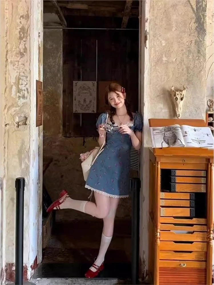 Vestido A-Line de Verão com Mangas em Camadas Azul Retro, Decote Quad, Cintura Ajustável, Estilo Doce de Campo