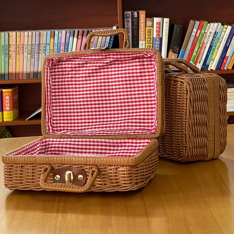 Retro Rattan Picnic Baskets Handmade Wicker Picnic Food Storage Basket Fruit Snack Container Camping Straw Woven Tote Suitcase