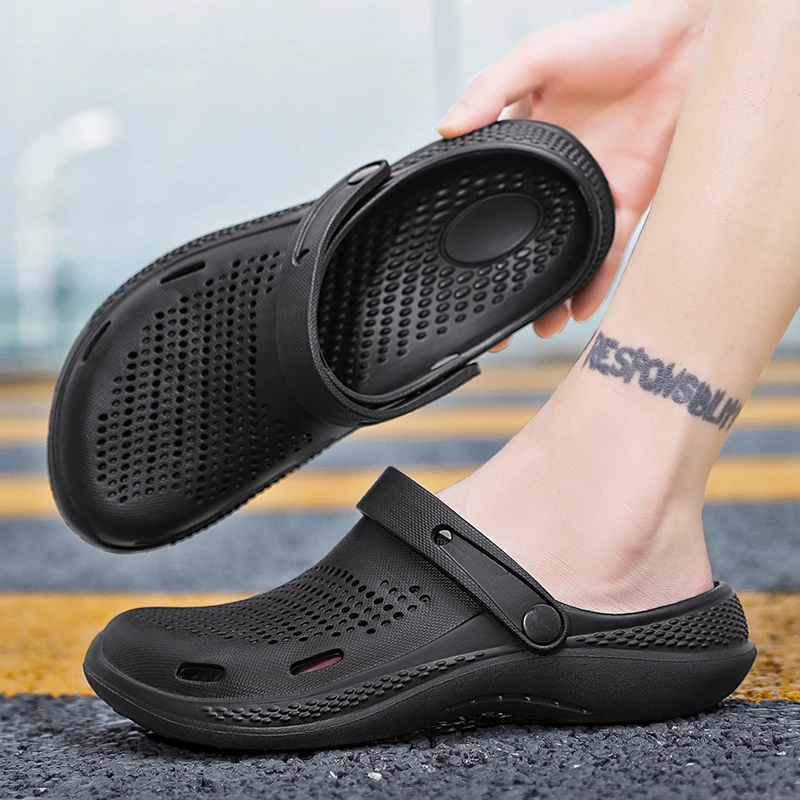 Zapatos de verano Con agujeros para hombres y mujeres, zapatillas de playa sólidas de EVA, zapatillas antideslizantes cómodas para exteriores, sandalias Baotou casuales a la moda para parejas