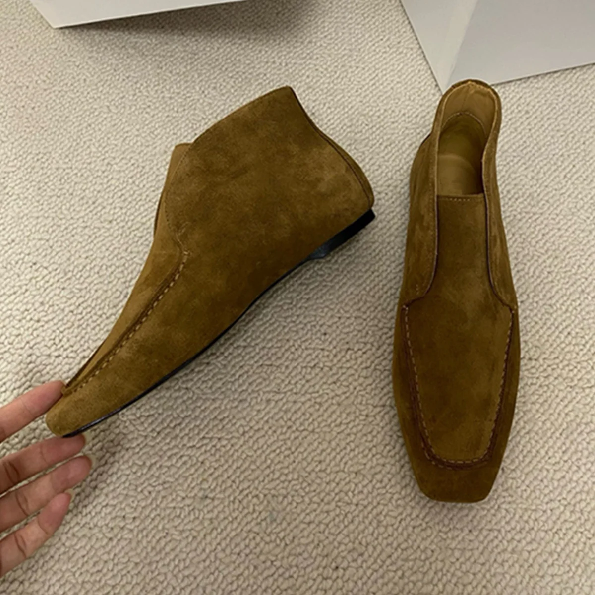 

Jenny&Dave 2026 French Elegant Cowhide Handmade Slip-on Loafers Shoes Nordic Minimalist Retro Suede Moccasin Shoes For Woman