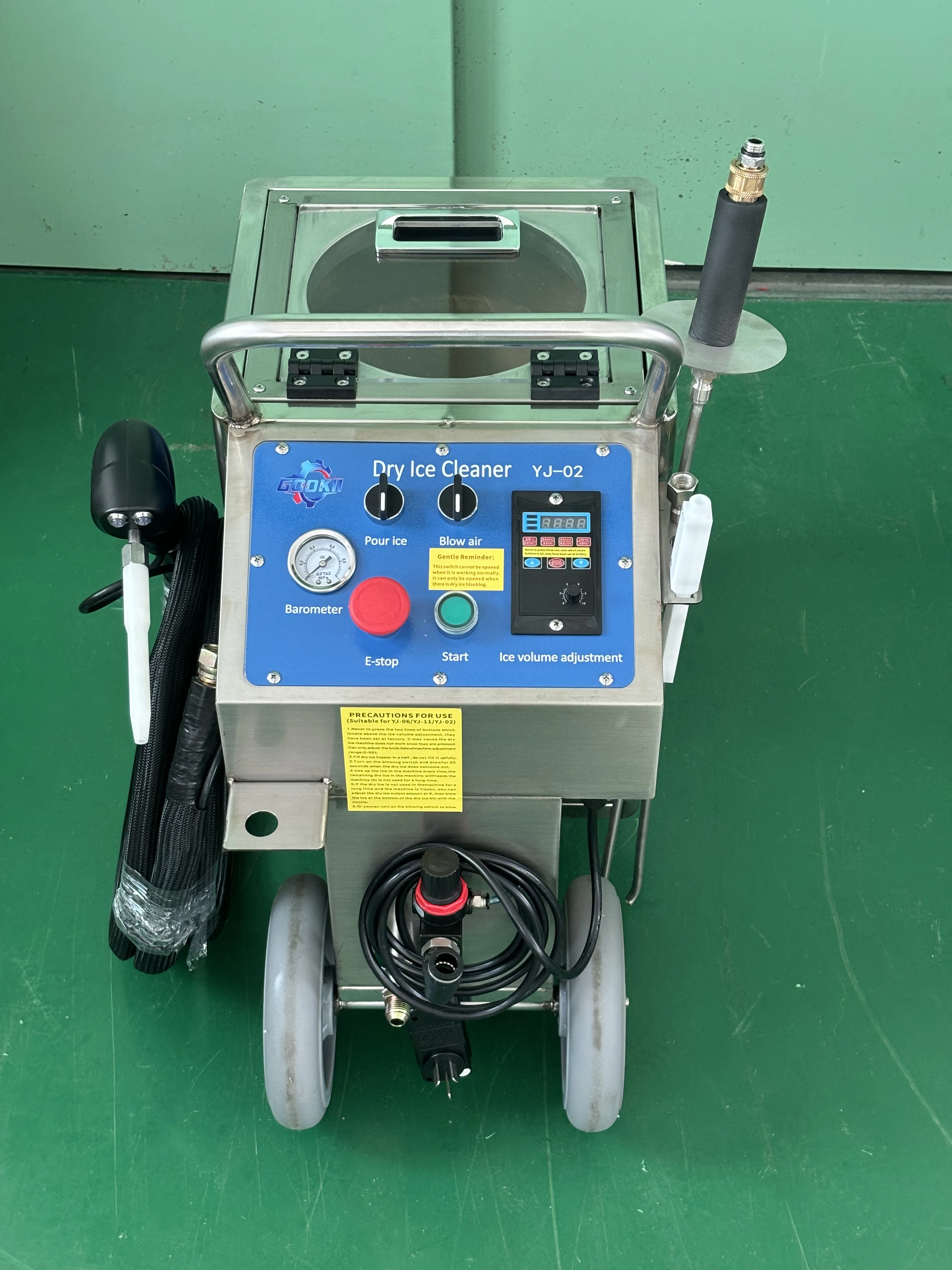 Easy to Operate Dry Ice Cleaning Machine Engine Cleaning Dry Ice Blasting Machine with CE Certificate