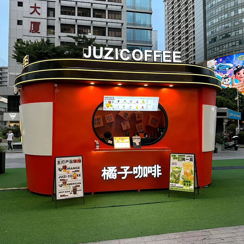شاحنة الوجبات الخفيفة العملاقة على شكل كوب شاي الحليب، مقهى متنقل مقاوم للطقس مع نوافذ تقديم مزدوجة ولوحة قائمة