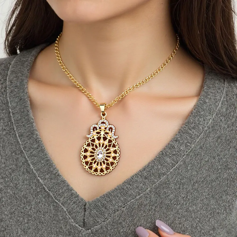 Fashion Gold Color Hollow Flower Pendant Necklace For Women Bridal Jewelry Algeria Crystal Beach Party Necklace