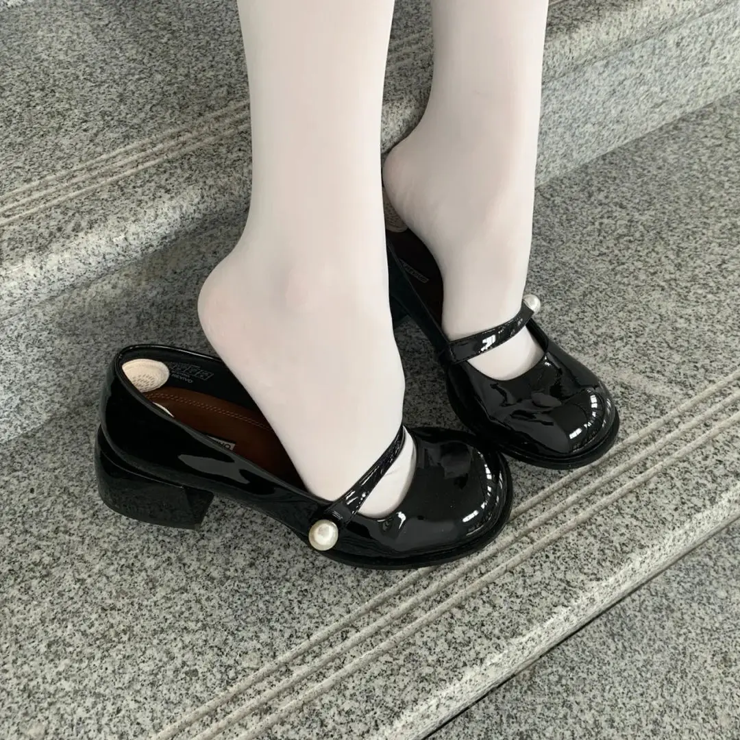 Buty dla kobiet 2024 Kwadratowe obcasy Letnie obuwie damskie ze średnim obcasem Mary Jane Czarny Japoński styl Lolita Gothic Pearl Koreański