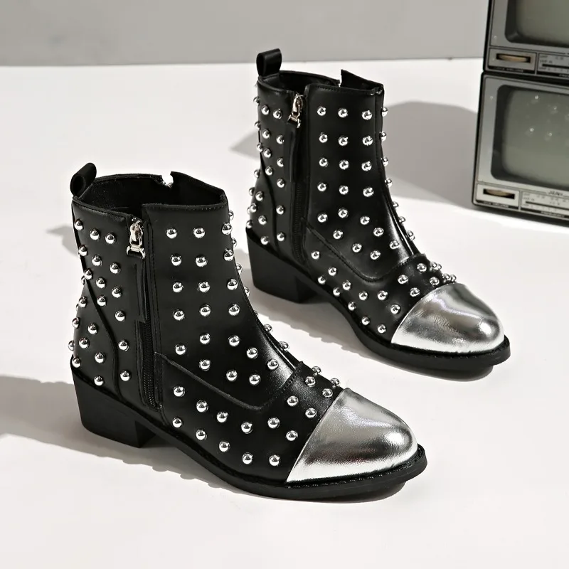 Stivali caldi da donna Nuovo stile Cerniera laterale Rivetti Tacco spesso Punta tonda Stivali moda Autunno e inverno Stivaletti corti semplici giornalieri