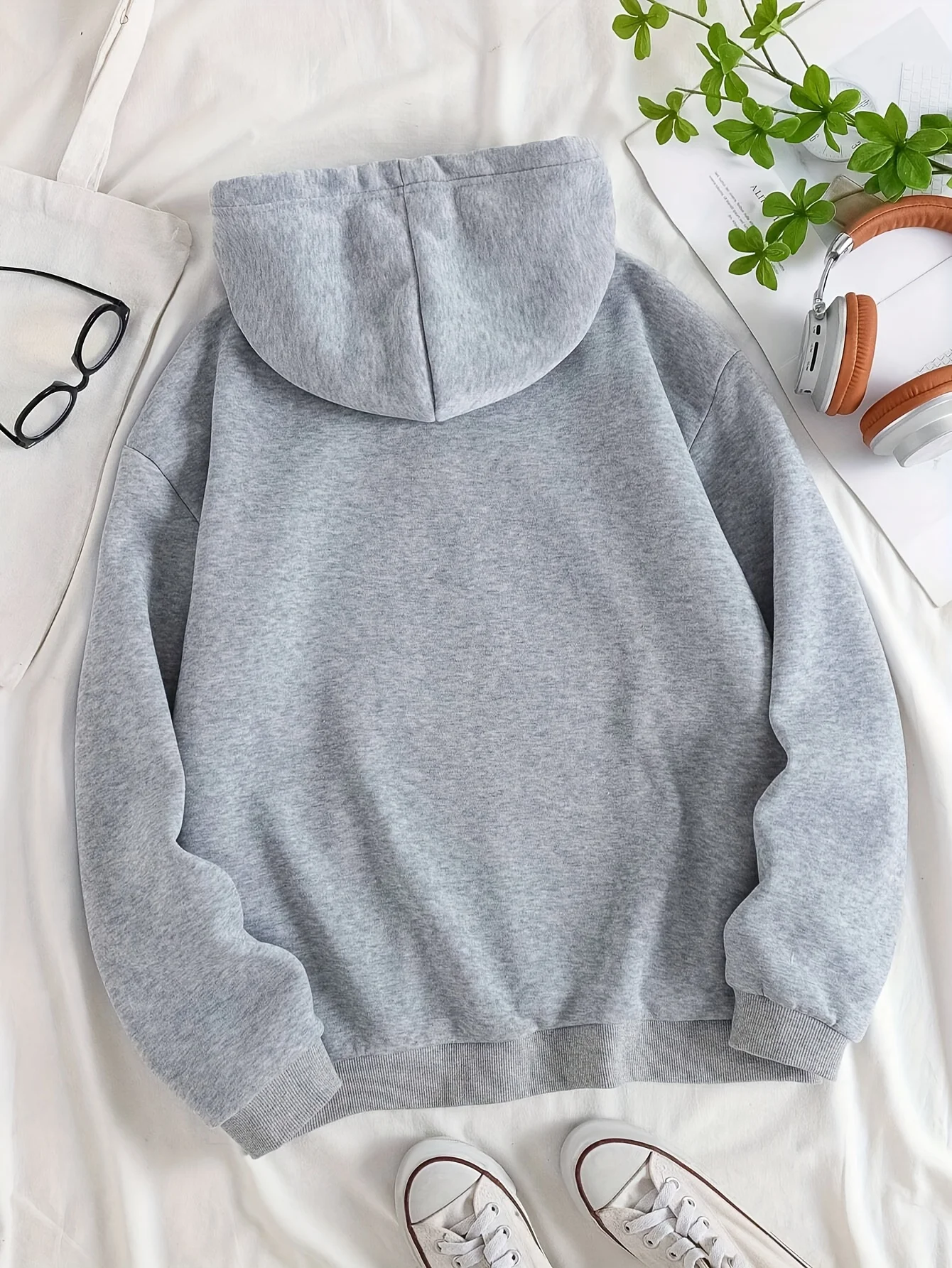 2025 Herbst und Winter Damen Casual Hoodie Geometrisches Muster Kapuzenkragen Herbst und Winter Freizeitkleidung Persönlichkeit Y2K Top
